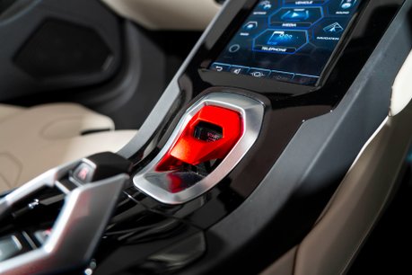 Lamborghini Huracan LP 640-2 EVO SPYDER. NOW SOLD. SIMILAR REQUIRED. PLEASE CALL 01903 254800. 36