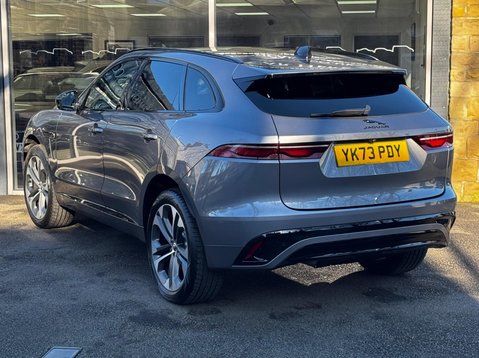 Jaguar F-Pace R-DYNAMIC HSE BLACK 29