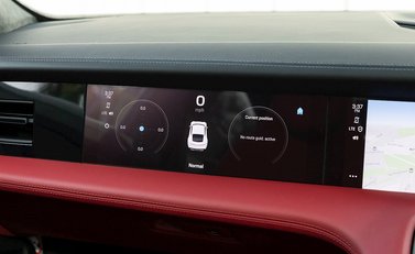 Porsche Taycan Turbo S 23