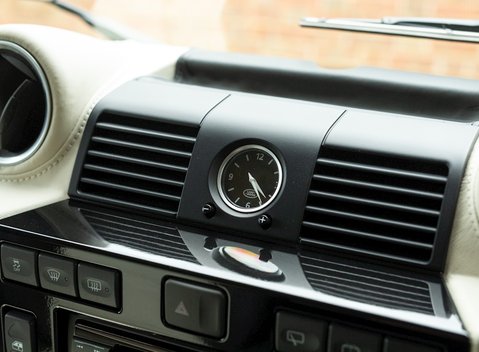 Land Rover Defender 90 Autobiography Edition 18