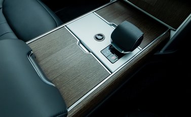 Land Rover Range Rover P460e Autobiography LWB 25