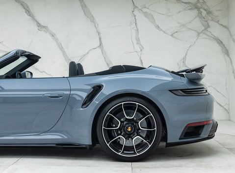 Porsche 911 Turbo S Cabriolet (992) 27