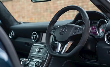 Mercedes-Benz SLS AMG 13