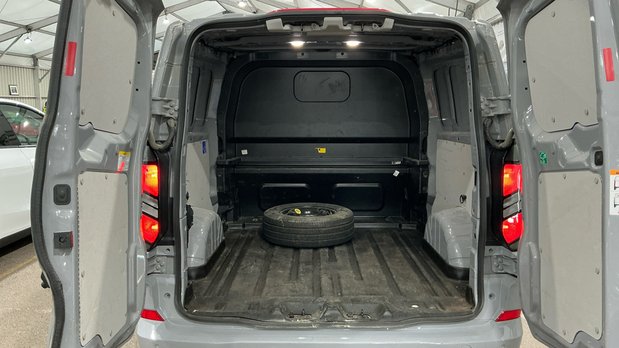 Ford Transit Custom Crew Cab AUTO LWB L2H1 Low Roof Limited 320 Air Con Alloys Sensors Cam EURO 5