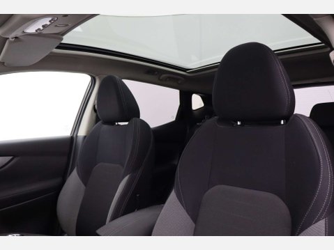 Nissan Qashqai 1.2 Qashqai N-Connecta DiG-T 5dr 30