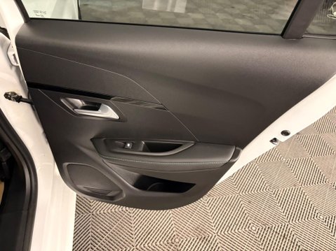 Peugeot 208 1.2 PureTech Allure Premium Euro 6 (s/s) 5dr 30