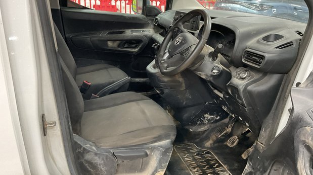 Vauxhall Combo LWB L2H1 Low Roof Air Con EURO 6 NO VAT 9