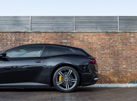 Ferrari GTC4 Lusso 29