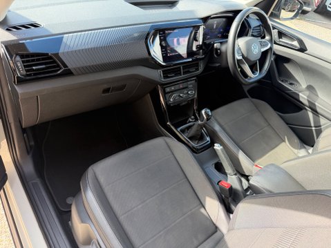 Volkswagen T-Cross BLACK EDITION TSI 8