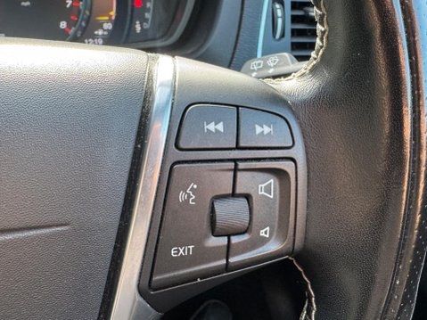 Volvo V40 1.5 T2 R-Design Edition Auto Euro 6 (s/s) 5dr 20