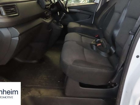 Renault Trafic 2.0 dCi SL28 Business Minibus Double Cab 5dr Diesel Manual L1 H1 Euro 6 (s/ 2