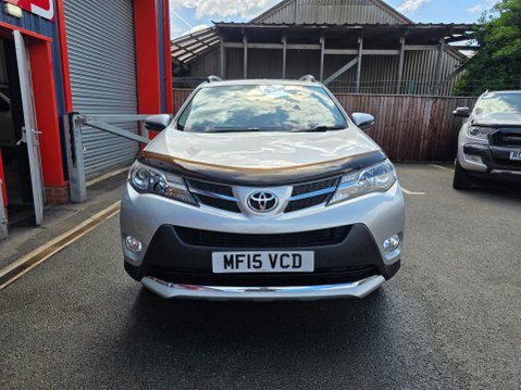 Toyota Rav 4 VVT-I INVINCIBLE Auto 2