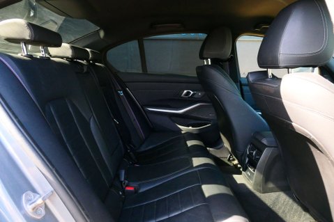 BMW 3 Series 2.0 320i M Sport Auto 4dr 41