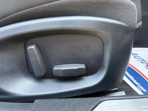 Jaguar XE PORTFOLIO 31