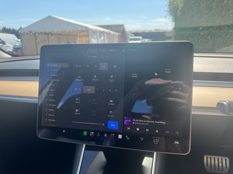 Tesla Model 3 (Dual Motor) Performance Saloon 4dr Electric Auto 4WDE (Performance Upgrade 17