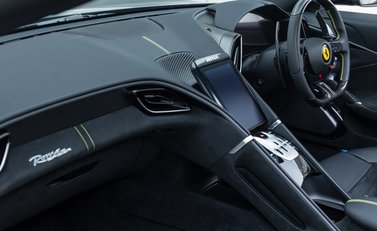 Ferrari Roma SPIDER 21