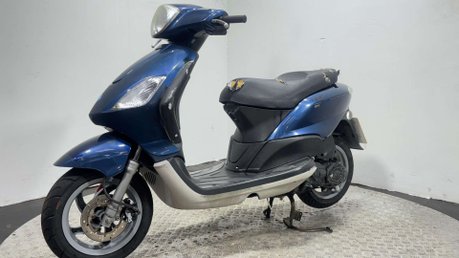 Piaggio Fly 2009 12K NON RUNNING PROJECT SCOOTER 100CC 5