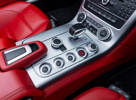 Mercedes-Benz SLS AMG ROADSTER 23