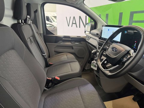 Ford Transit Custom 2.0 Transit Custom 300 SWB Limited EcoBlue 2
