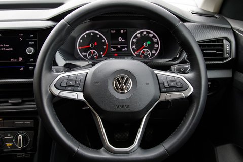 Volkswagen T-Cross SE TSI DSG 20