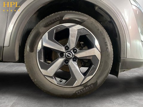 Nissan Qashqai 1.3 DIG-T MHEV N-Connecta SUV 5dr Petrol Hybrid XTRON Euro 6 (s/s) (158 ps) 10