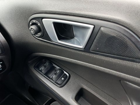 Ford Ecosport 1.5 Titanium Powershift 2WD Euro 5 5dr 27