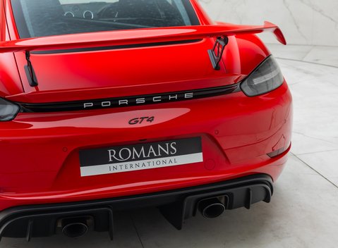 Porsche Cayman GT4 (718) 29