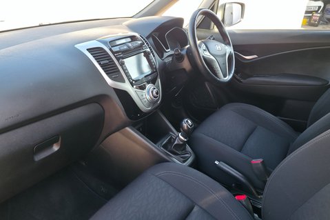 Hyundai ix20 MPI SE NAV LOOK! 1 OWNER! FULL HISTORY! 6 HYUNDAI STAMPS! 21