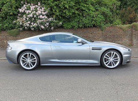 Aston Martin DBS 4