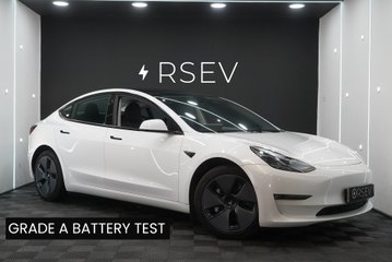 Tesla Model 3 LONG RANGE AWD One Owner Heat Pump Adaptive LEDs Pano Roof Black Interior