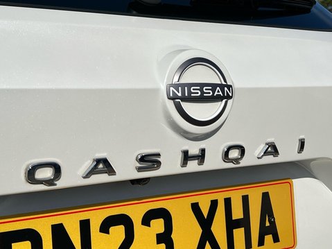 Nissan Qashqai DIG-T ACENTA PREMIUM DCT MHEV 42