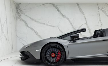 Lamborghini Aventador SV LP 750-4 Roadster 35