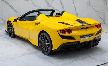 Ferrari F8 SPIDER 12