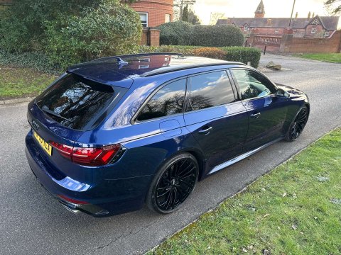 Audi RS4 2.9 RS 4 Carbon Black TFSI Quattro Auto 4WD 5dr 4