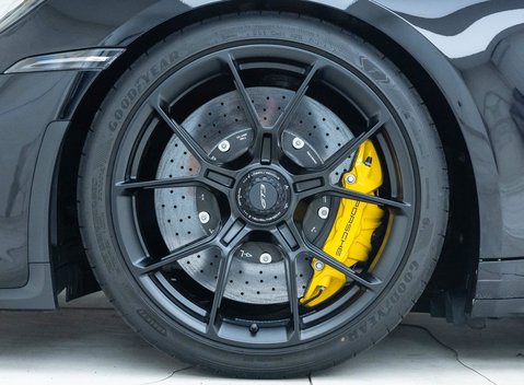 Porsche 911 GT3 (992) 18