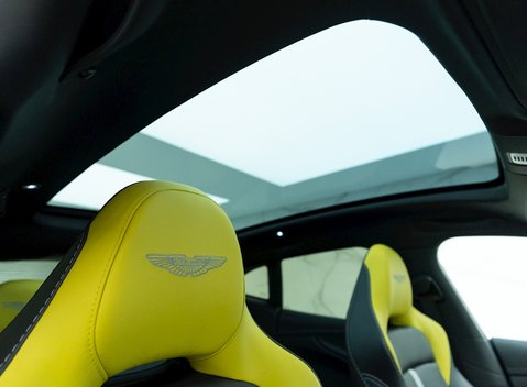 Aston Martin DBX 707 12