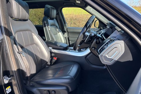 Land Rover Range Rover Sport D300 MHEV HSE Dynamic Black Auto 4WD Euro 6 (s/s) 5dr 4