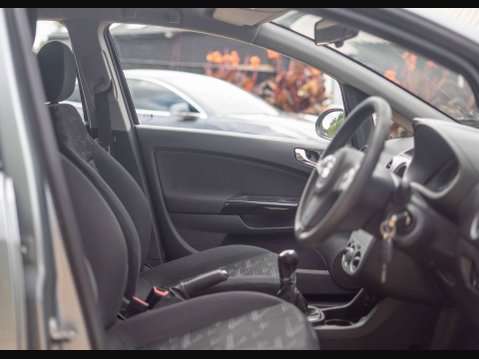 Vauxhall Corsa 1.2 Corsa Exclusive AC 5dr 9