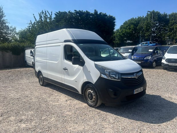 Vauxhall Vivaro LWB High Roof L2H2 120 Bi Turbo Air Con 1 Owner 4