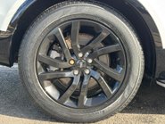 Land Rover Discovery SD6 36 Commercial HSE 34
