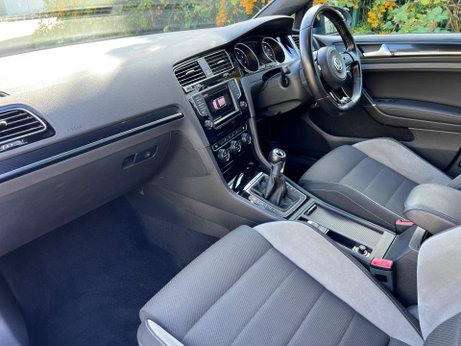 Volkswagen Golf 2.0 TSI BlueMotion Tech R 4Motion Euro 6 (s/s) 5dr 21