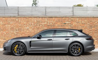 Porsche Panamera Turbo S E-Hybrid Sport Turismo 2