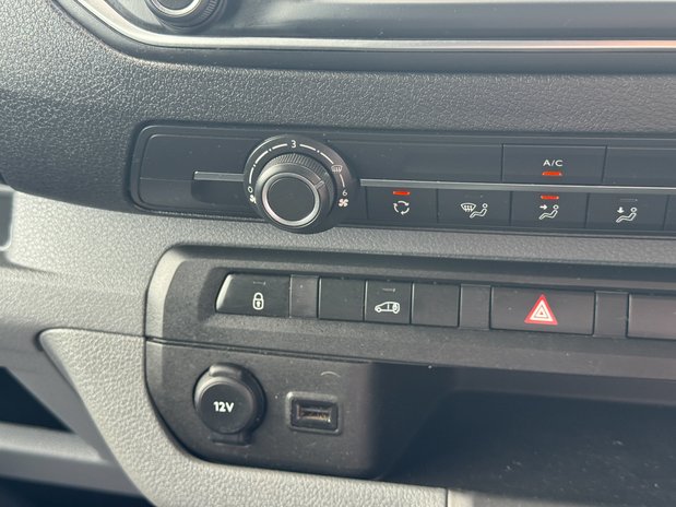 Peugeot Expert XLWB L3H1 Low Roof Professional 2900 Air Con EURO 6 30