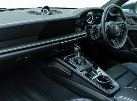 Porsche 911 GT3 Touring (992) 16