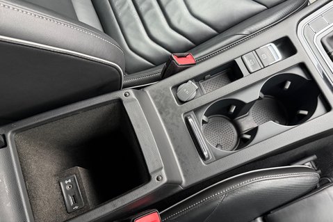 Volkswagen Arteon R-LINE TDI 4MOTION DSG -APPLE CARPLAY -2 OWNERS -10 VW SERVICES  50