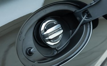 Porsche 911 GT3 Touring (992) 33