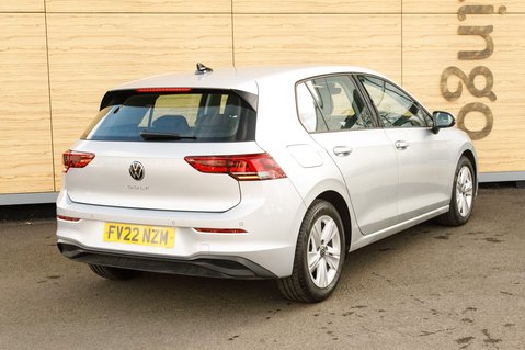 Volkswagen Golf LIFE TSI 2