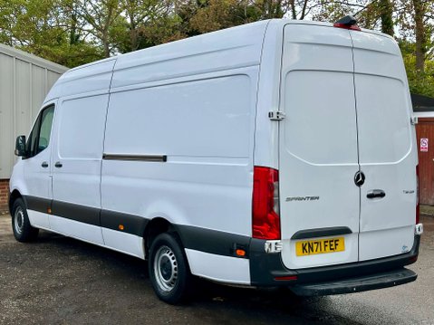 Mercedes-Benz Sprinter 2.0 315 CDI Progressive RWD L3 H2 Euro 6 (s/s) 5dr 8