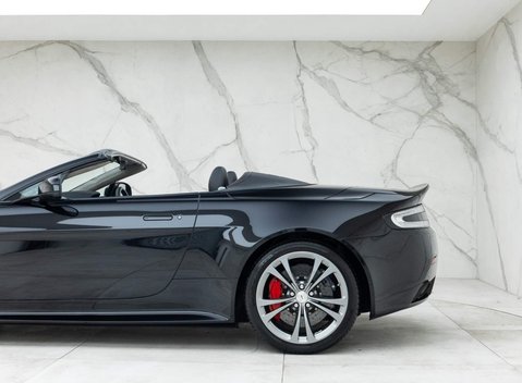 Aston Martin V12 Vantage S Roadster 30