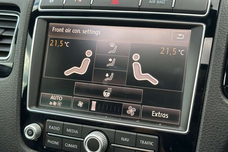 Volkswagen Touareg 3.0 TDI V6 BlueMotion Tech R-Line SUV 5dr Diesel Tiptronic 4WD Euro 6 (s/s) 52